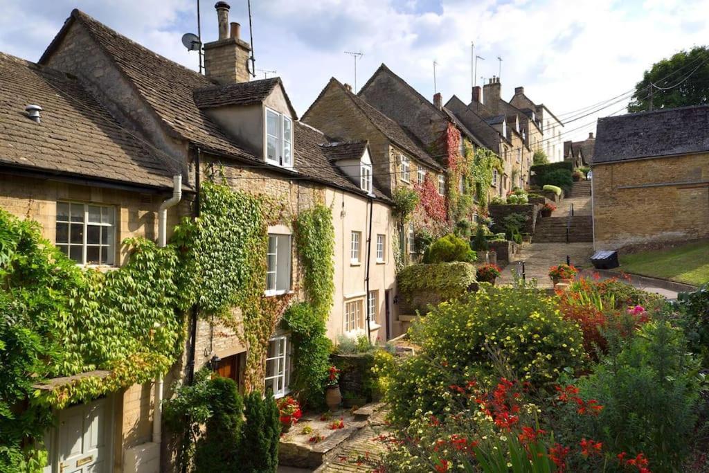 Cotswold Manor House - Country House Retreat With Hot Tub, Ideal For Large Groups Petty France Экстерьер фото