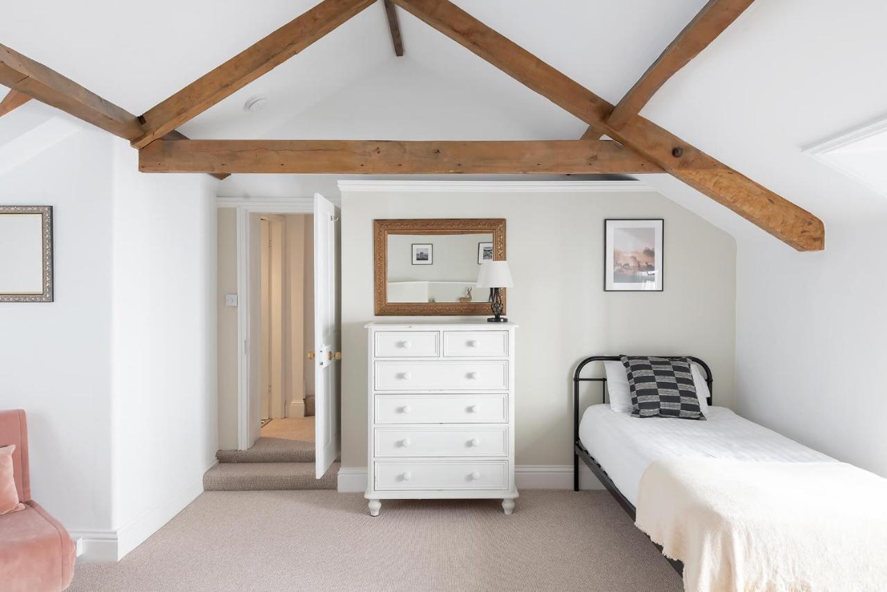 Cotswold Manor House - Country House Retreat With Hot Tub, Ideal For Large Groups Petty France Экстерьер фото