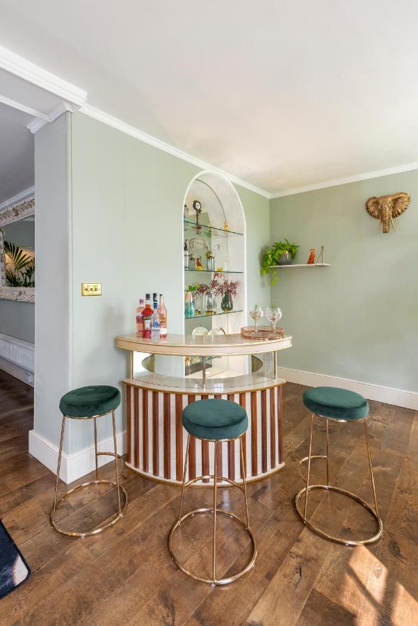 Cotswold Manor House - Country House Retreat With Hot Tub, Ideal For Large Groups Petty France Экстерьер фото