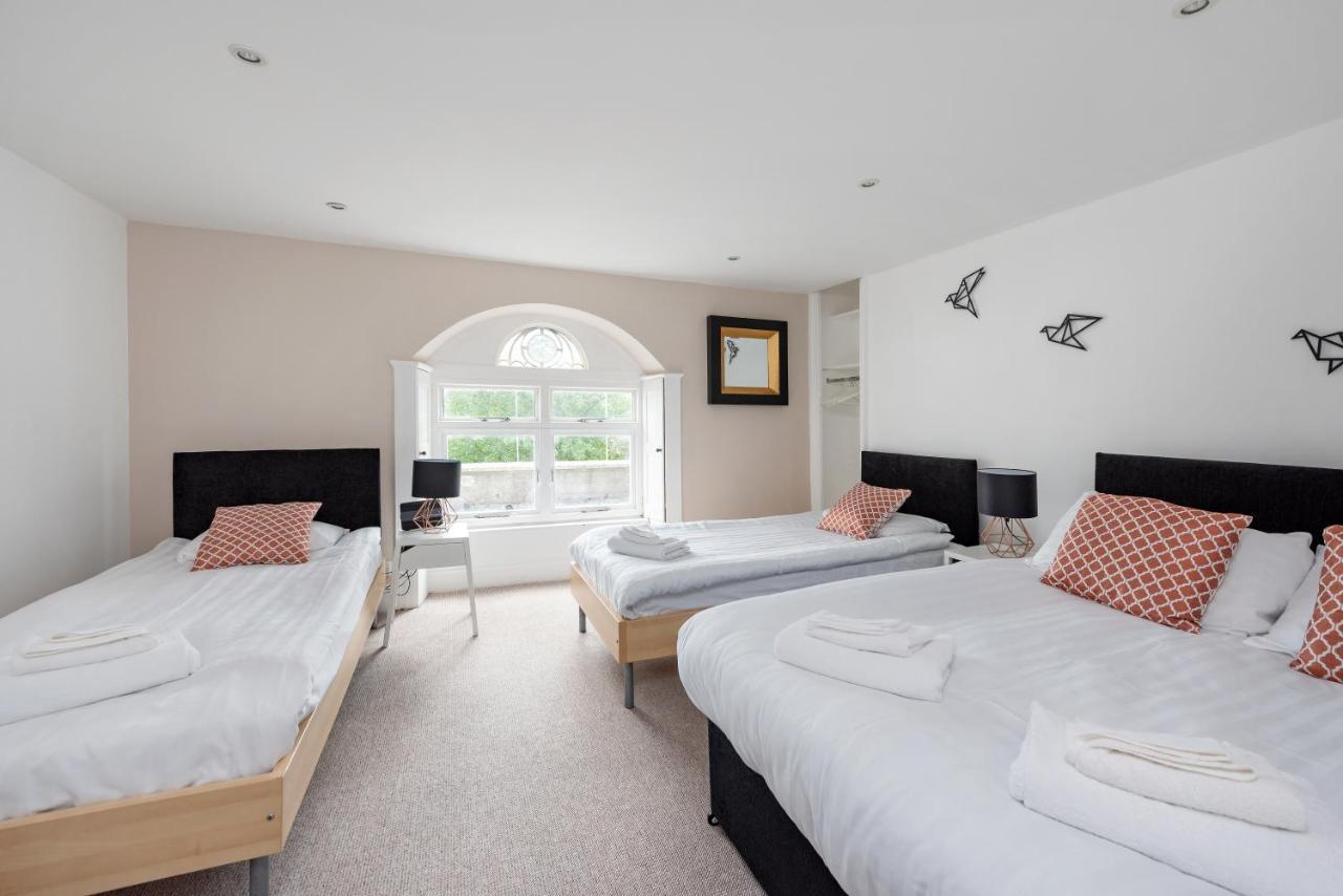 Cotswold Manor House - Country House Retreat With Hot Tub, Ideal For Large Groups Petty France Экстерьер фото