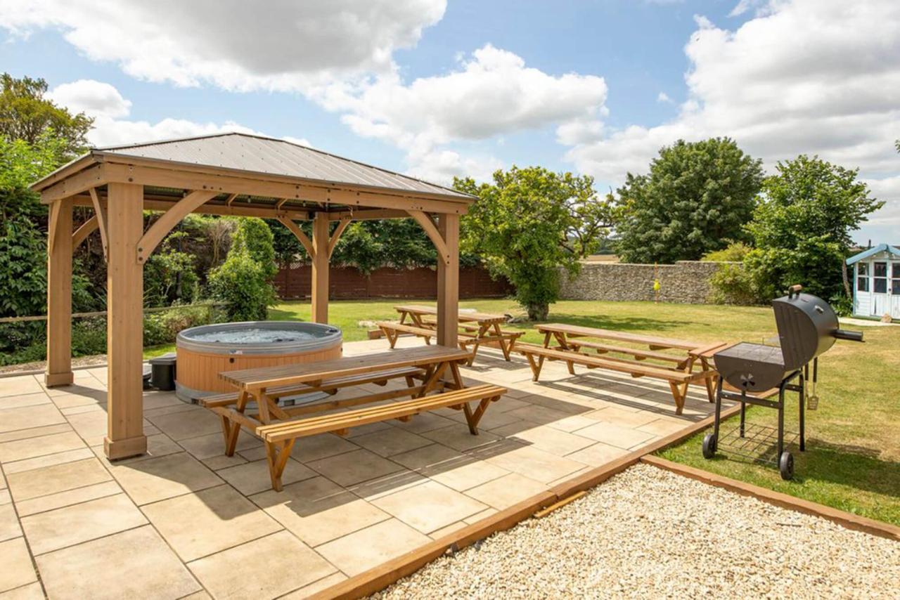 Cotswold Manor House - Country House Retreat With Hot Tub, Ideal For Large Groups Petty France Экстерьер фото